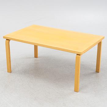 Alvar Aalto, a birch coffee table, second part of the 20th Century.