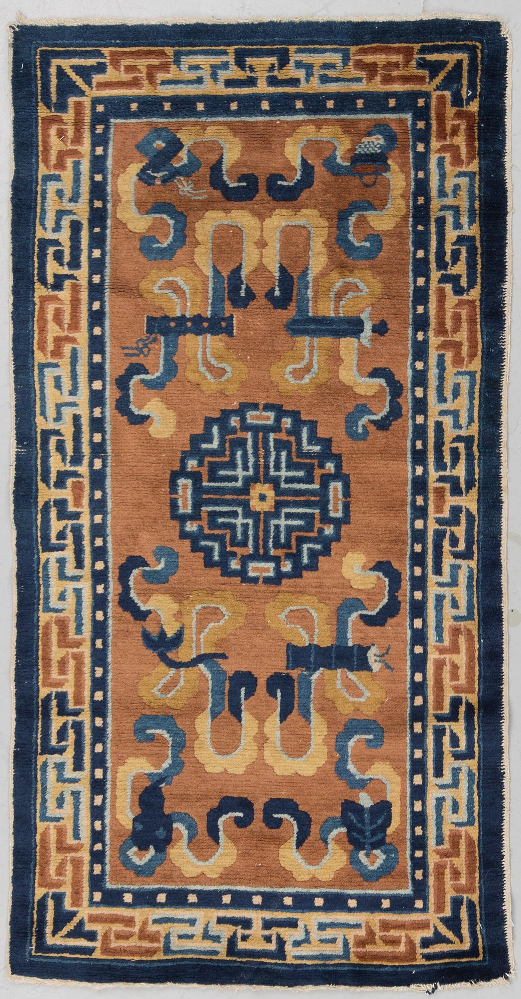 A RUG, antique/semi-antique Ningxia, ca 152,5 x 84 cm.