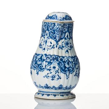 A blue and white 'Rouen pattern' ewer with cover, Qing dynasty, Kangxi (1662-1722).