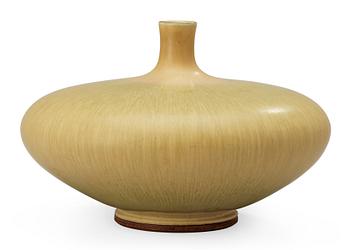 824. A Berndt Friberg stoneware vase, Gustavsberg Studio 1971.