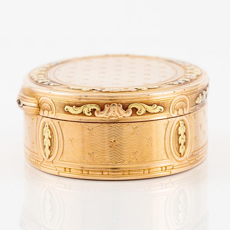 A Swedish probably 18th century gold-box en trois couleurs 18K, mark of Friedrich Fyrwald, (active 1786-1813) Stockholm.