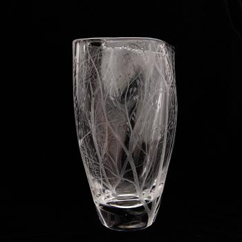 VAS, glas, Vicke Lindstrand, Kosta, numrerad 46661 och signerad.
