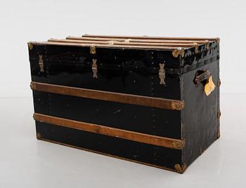 KOFFERT, 1900-talets första hälft.