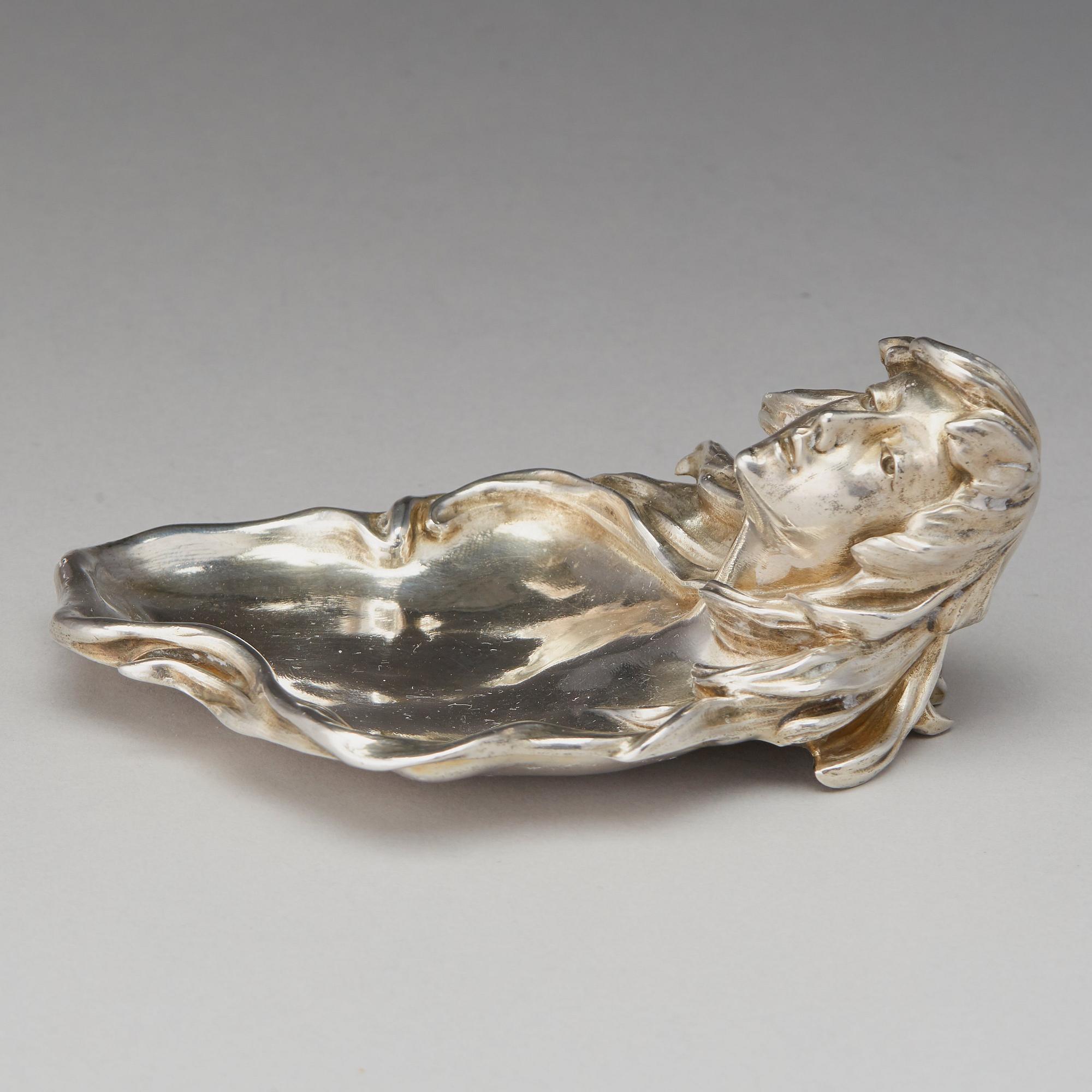 A Fabergé silver dish/tray,Moscow 1897-1908. Marked K. Fabergé in kyrillic, Imperial Warrant and scratched inv no 15649.