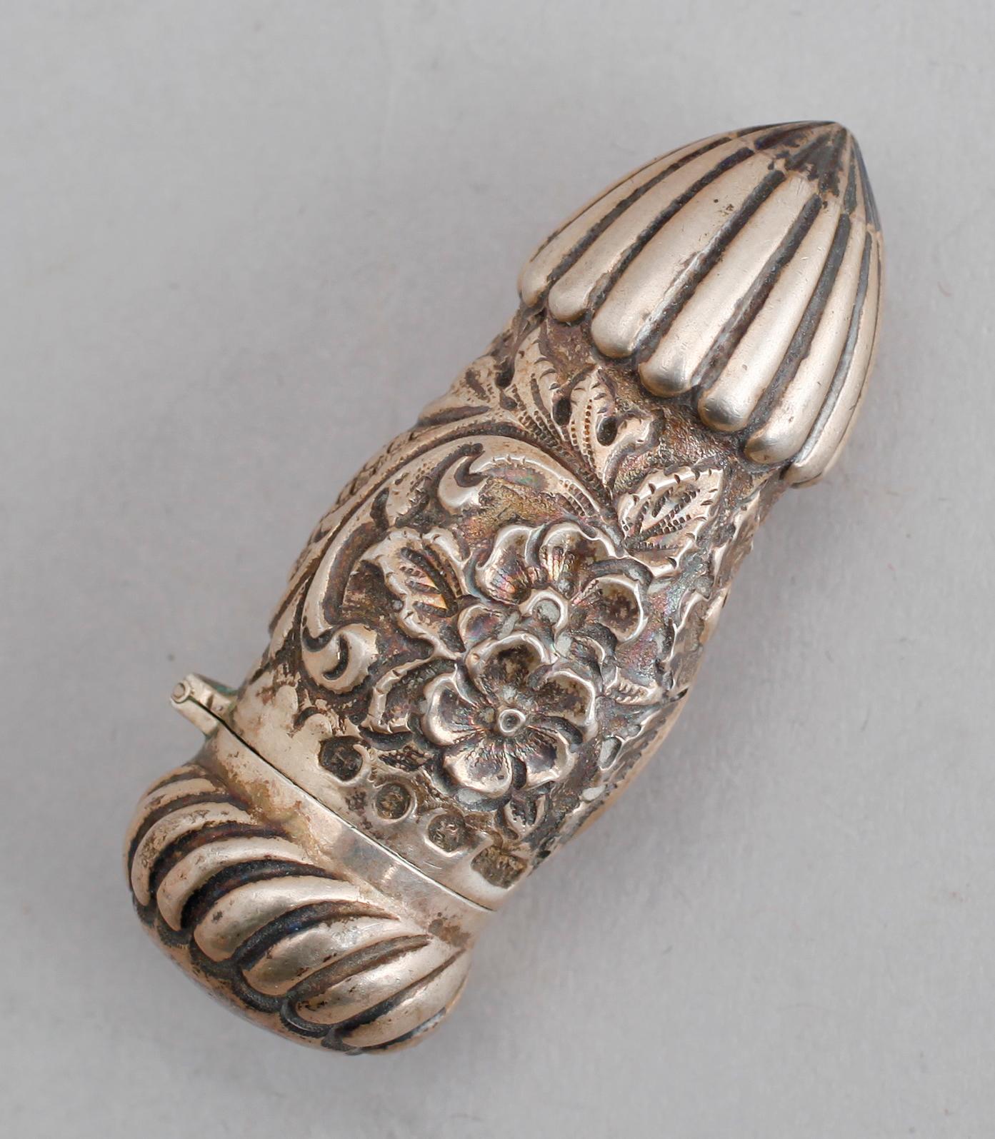 LUKTDOSA, silver, England.