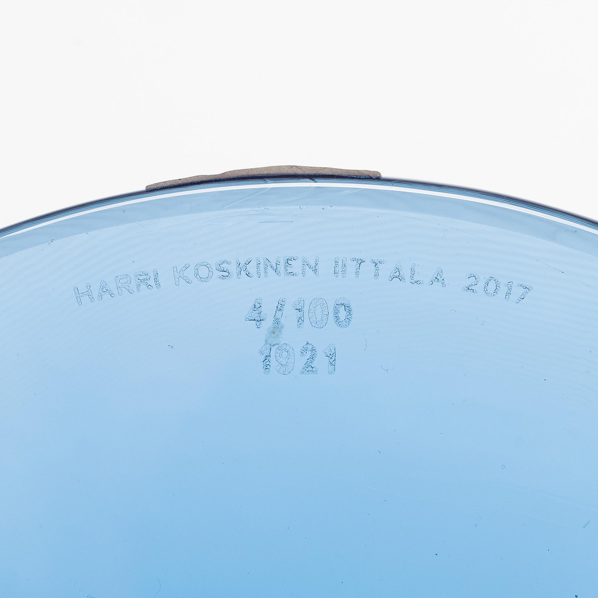 Harri Koskinen, taidelasi, "Kupera", signeerattu Harri Koskinen Iittala 2017, 4/100 1921.