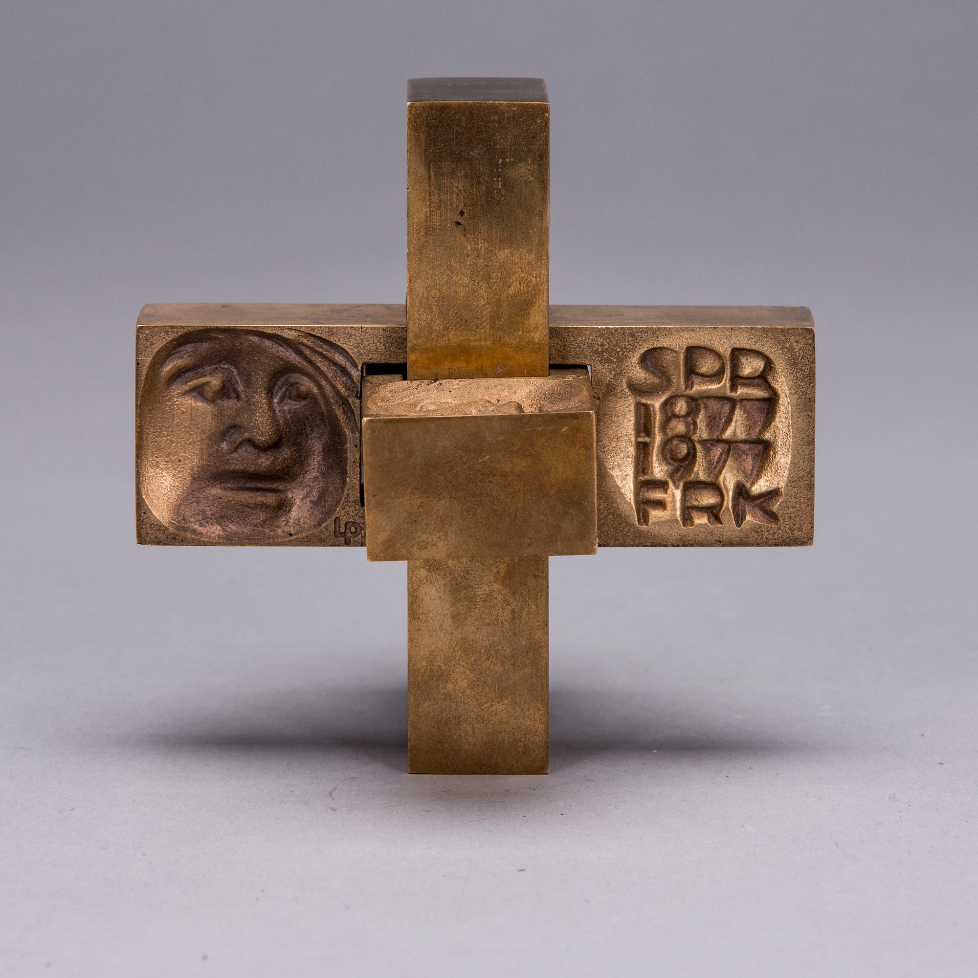LAILA PULLINEN, skulptur / medalj, brons, signerad LP och numrerad 4583. 1970-tal.