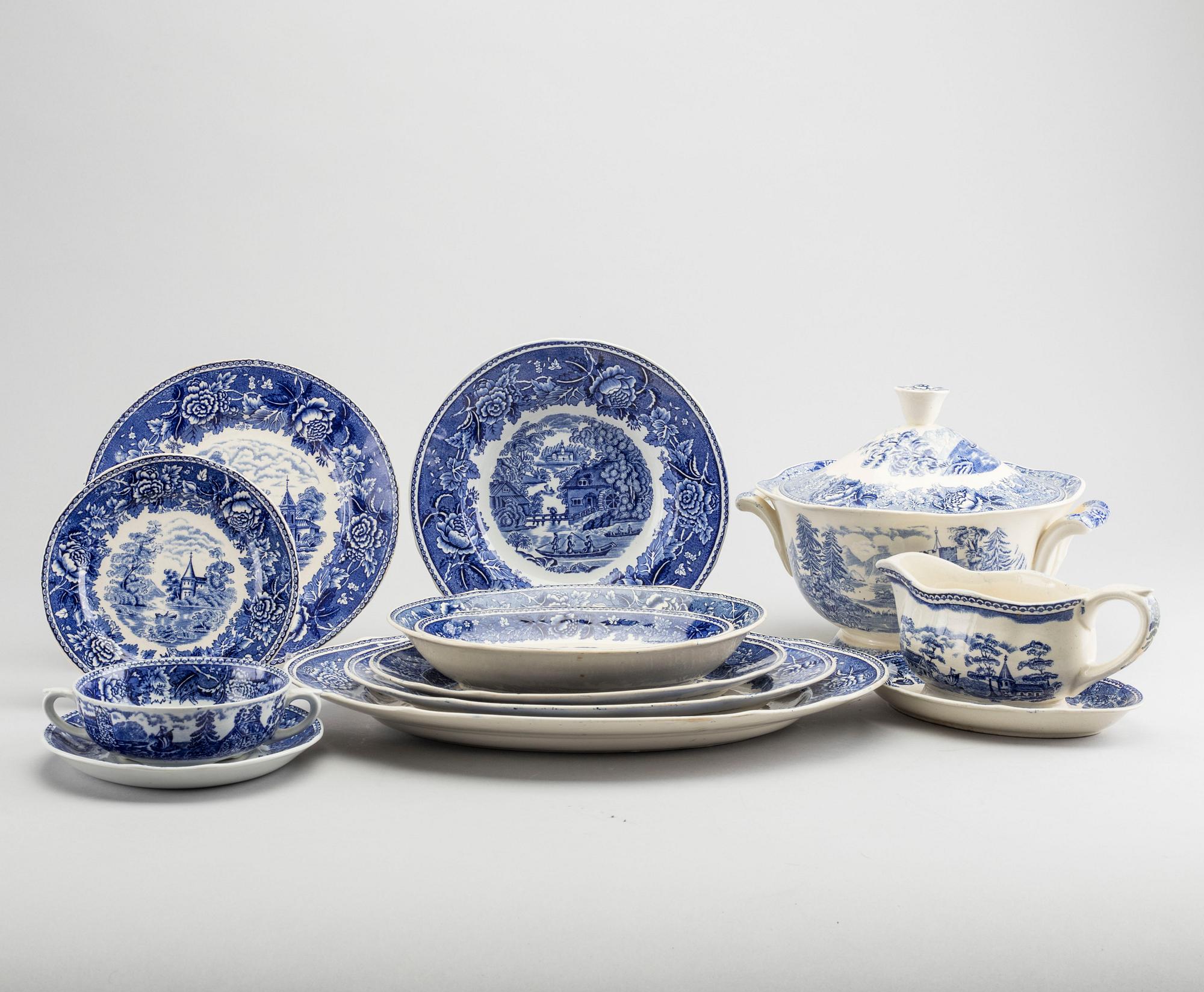 A Reinhard Richter 53 pcs Masema dinner service for Arabia.