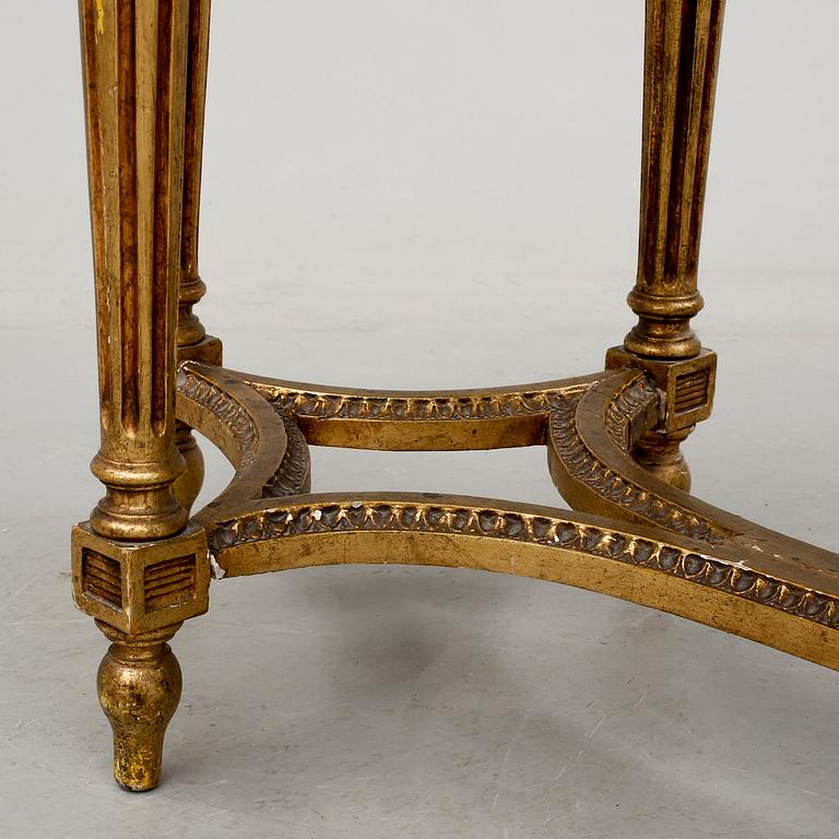 BANKETT, Louis XVI-stil, 1900-talets första hälft.
