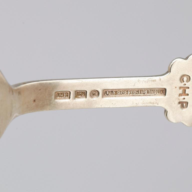 ÅRS- SAMT JULSKEDAR, sterling silver, Georg Jensen, 1974 resp 1976. Tot ca 184 gram.