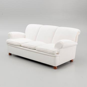 Josef Frank, a model 703 sofa, Firma Svenskt Tenn.