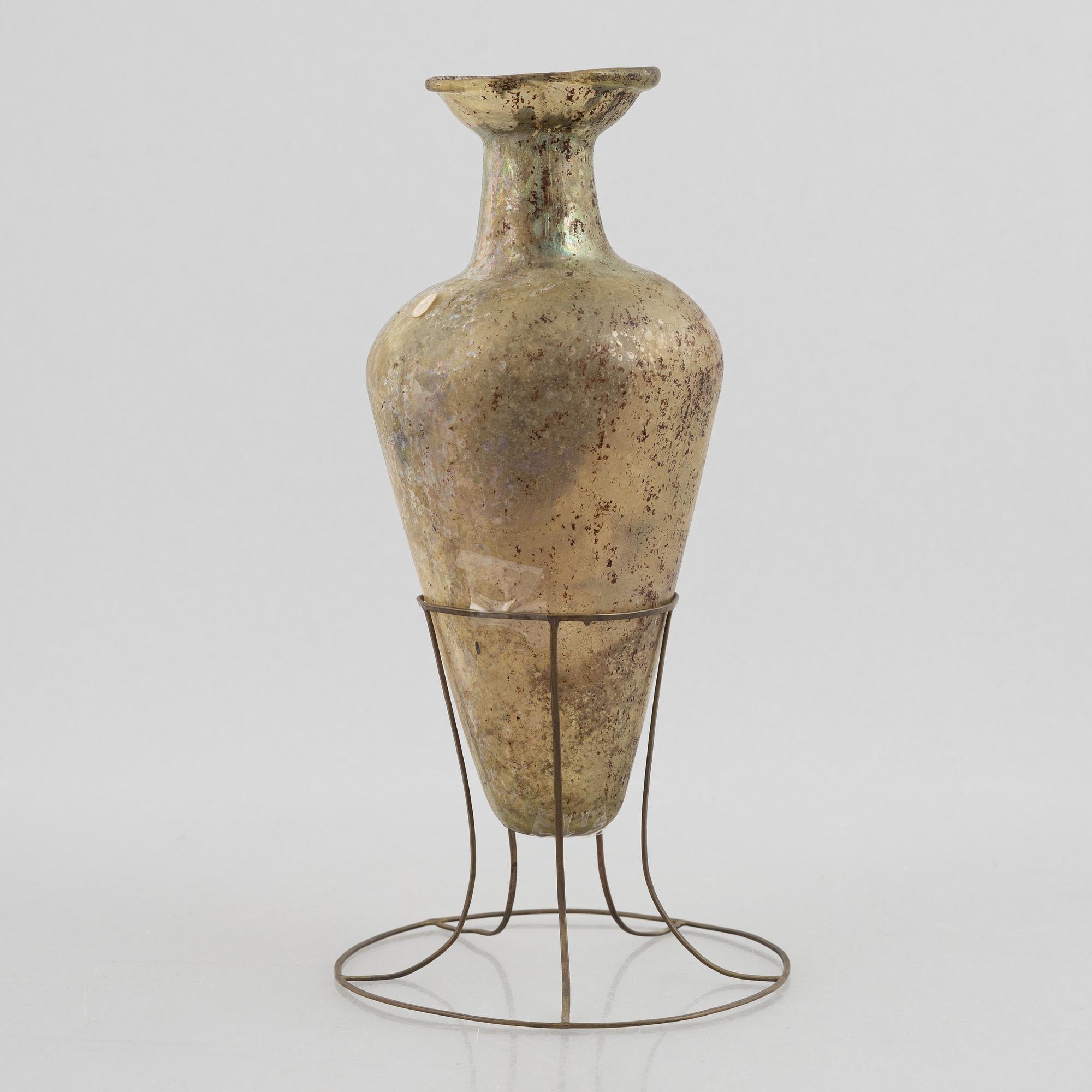 Vas, glas, romersk tid, troligen 300-700 e. Kr.