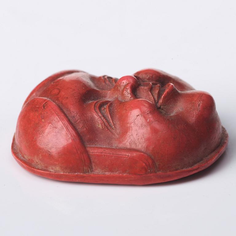 OKIMONO trä samt NETSUKE. Japan, Meiji (1868-1912).