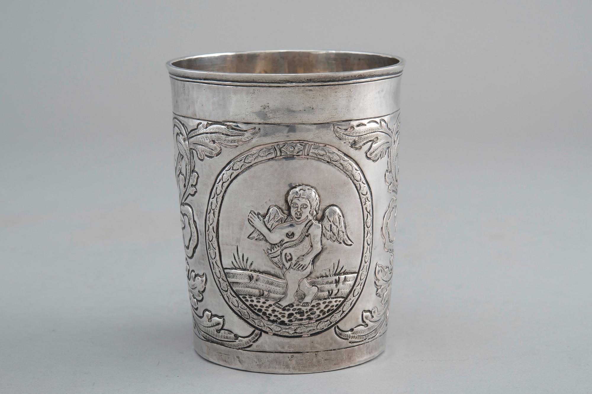 PIKARI, hopeaa. Mestarinleima kulunut. Oltermanni F. Petrov Moskova 1750 l. Paino 88 g.