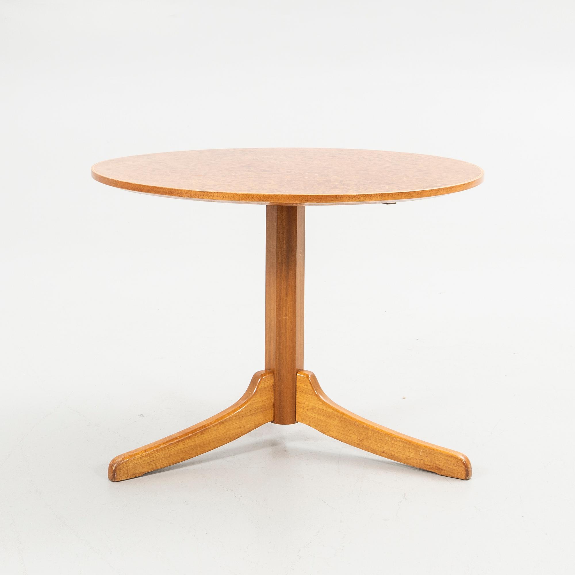 Josef Frank, soffbord, modell B560, Firma Svenskt Tenn, 1940-tal.