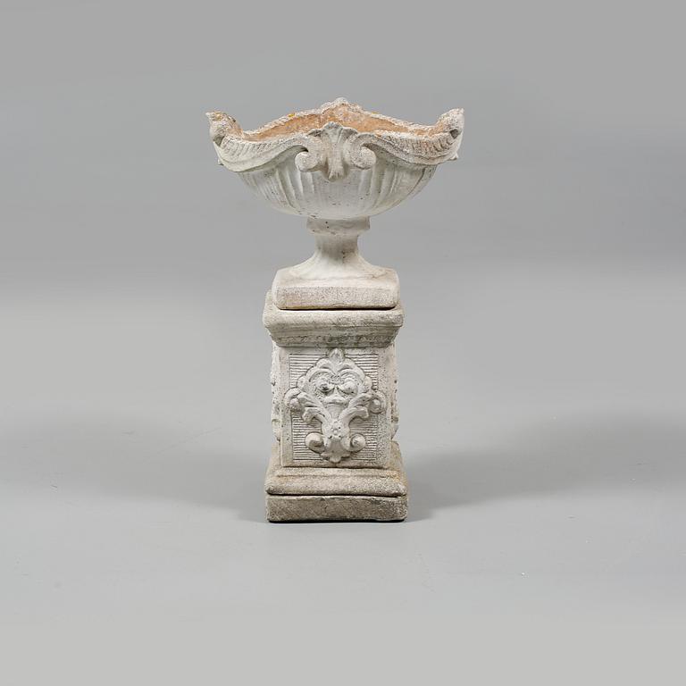 FÅGELBAD/TRÄDGÅRDSURNA, gjutmassa, 1900-tal.