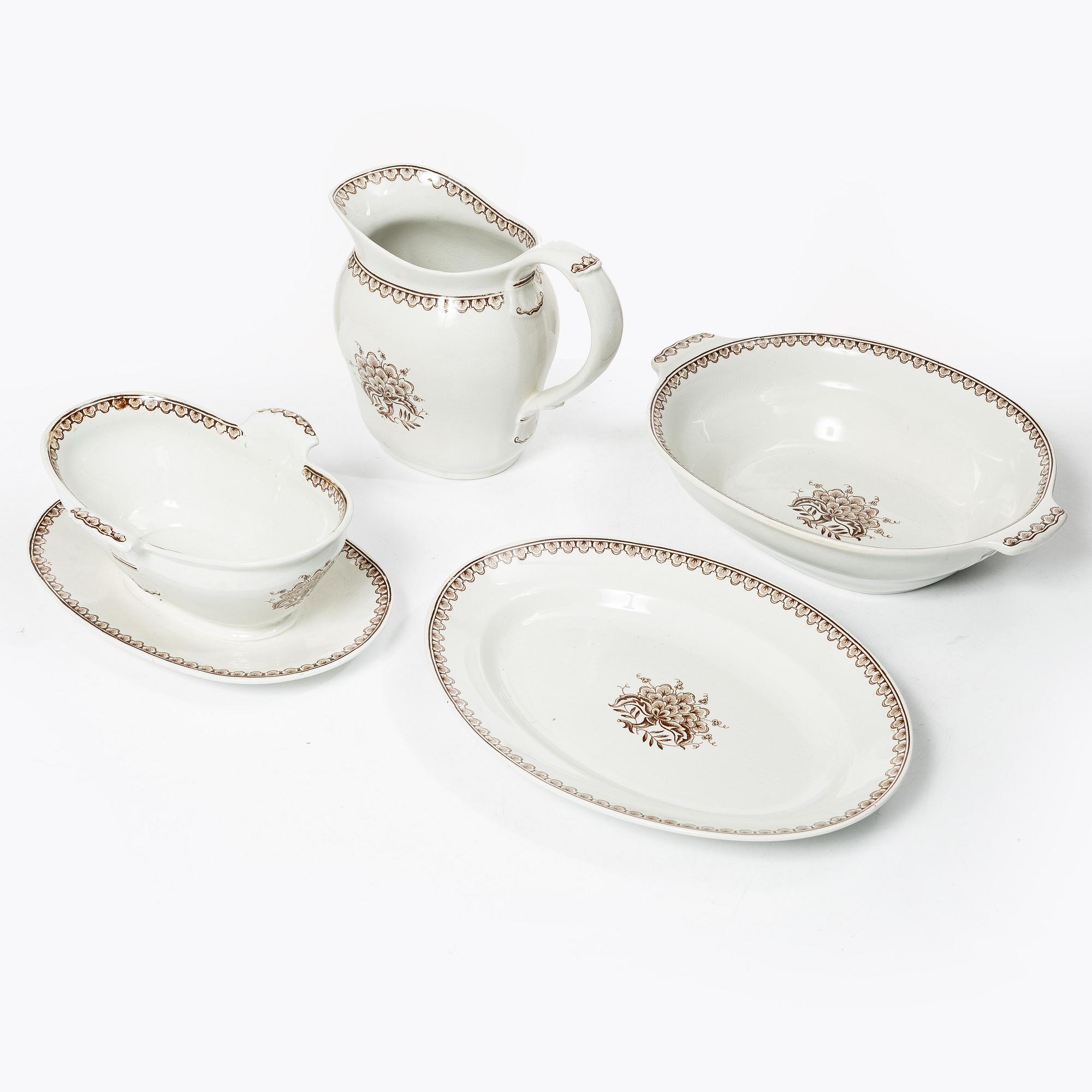 Wilhelm Kåge, 28 pieces of a ceamware 'Bruno' dinner service, Gustavsberg, Sweden, 1929-30.
