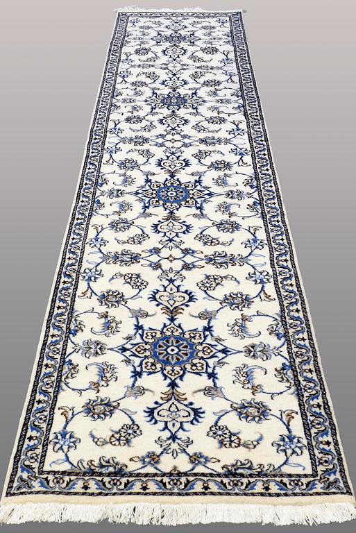 A RUNNER, Nain part silk, ca 385 x 80 cm.