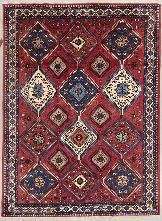 A carpet from Yalameh, around 287 x 212 cm.