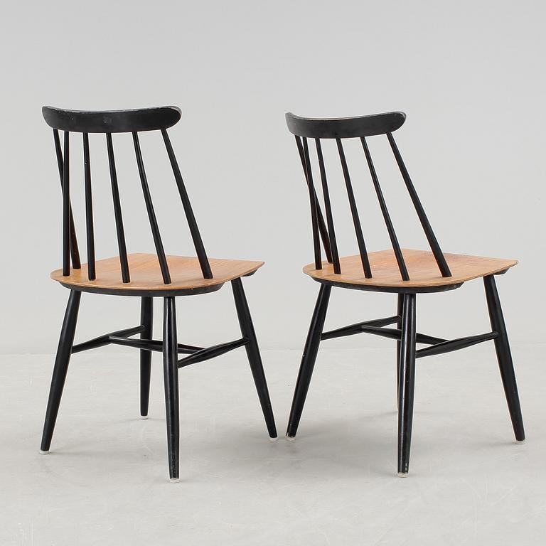 STOLAR, 2 st. "Fanett". Ilmari Tapiovaara, Edsbyverken. Modellen formgiven 1949.