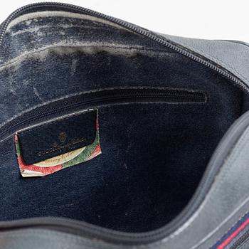 Gucci, A vintage handbag.