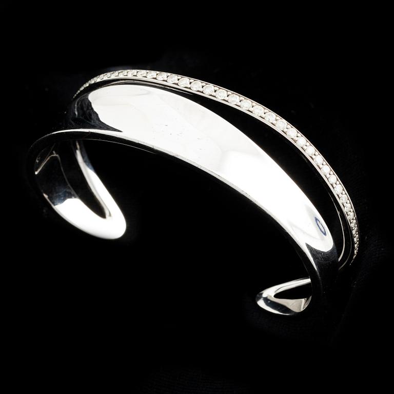 Georg Jensen, bangle bracelet, "Marcia", rhodium-plated sterling silver with brilliant-cut diamonds.