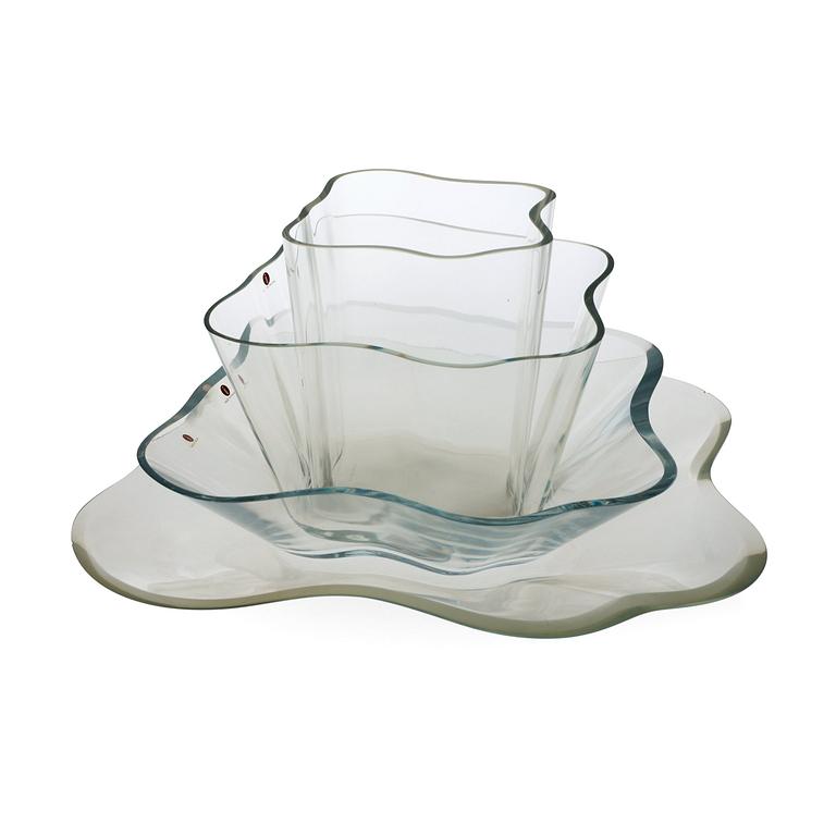 Alvar Aalto, An Alvar Aalto 4 pcs glass sculpture, 'Aalto flower', Iittala, Finland.