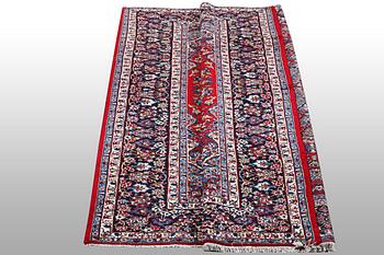 A carpet, Kashan, ca 406 x 301 cm.