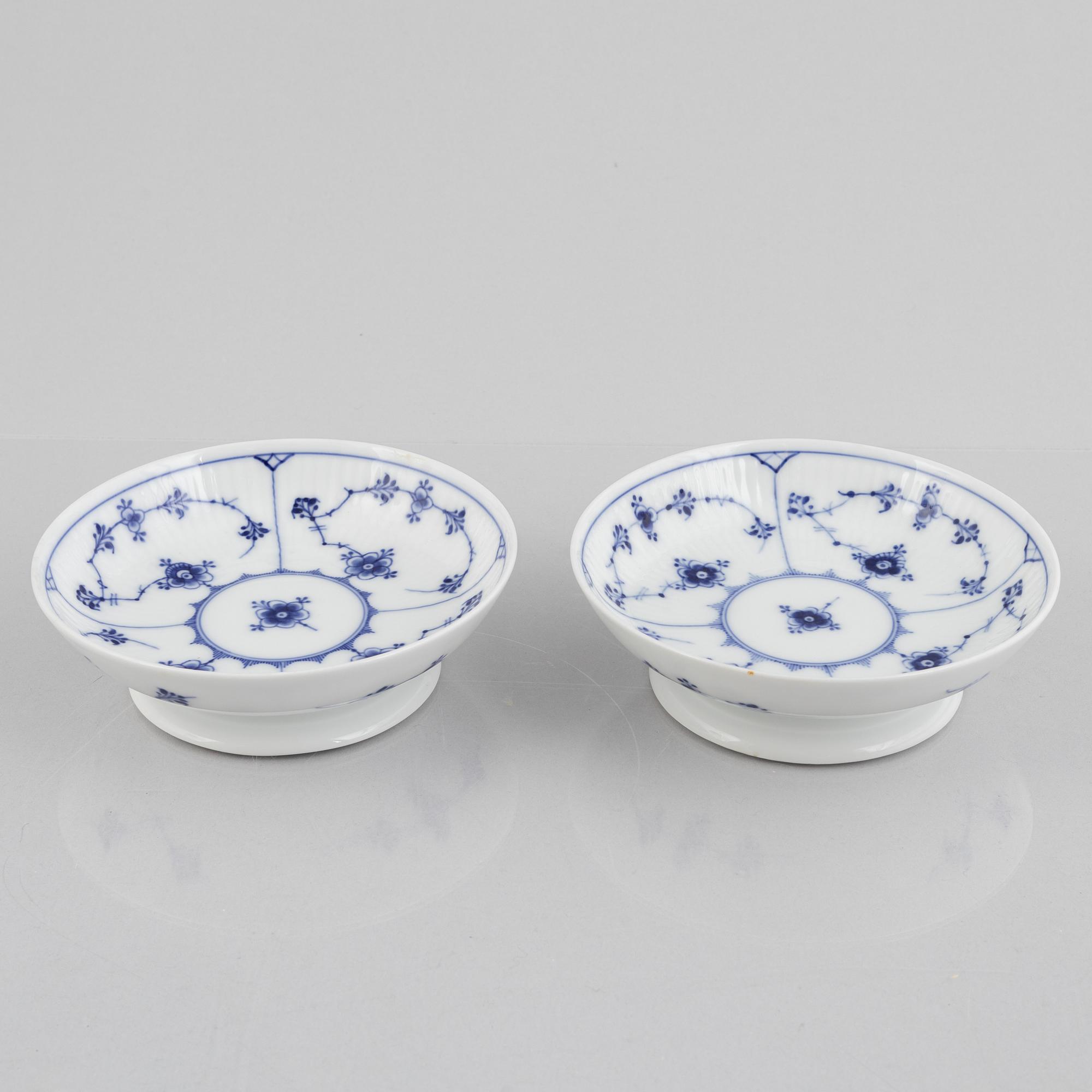 Skålfat, ett par, porslin, Royal Copenhagen, "Musselmalet", 1893-1900.