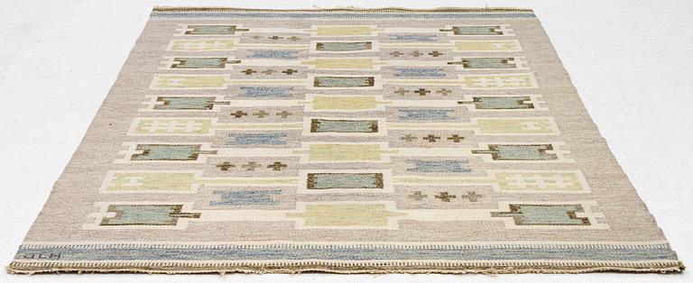 A, flat weave rug, signed JLH (Jönköping County Handicrafts), approx. 242 x 172 cm.