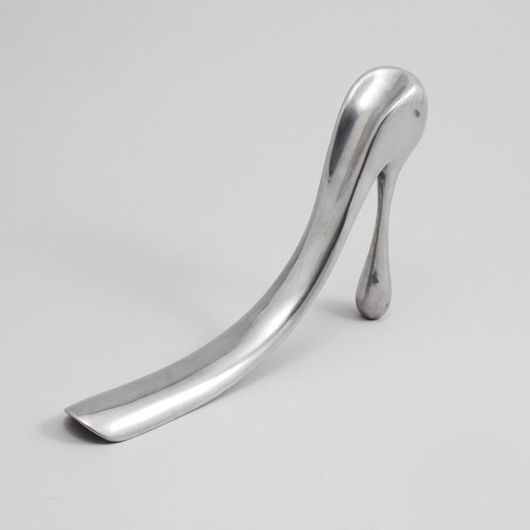 SKOSKED, vitmetall, Manolo Blahnik, 2000-tal.