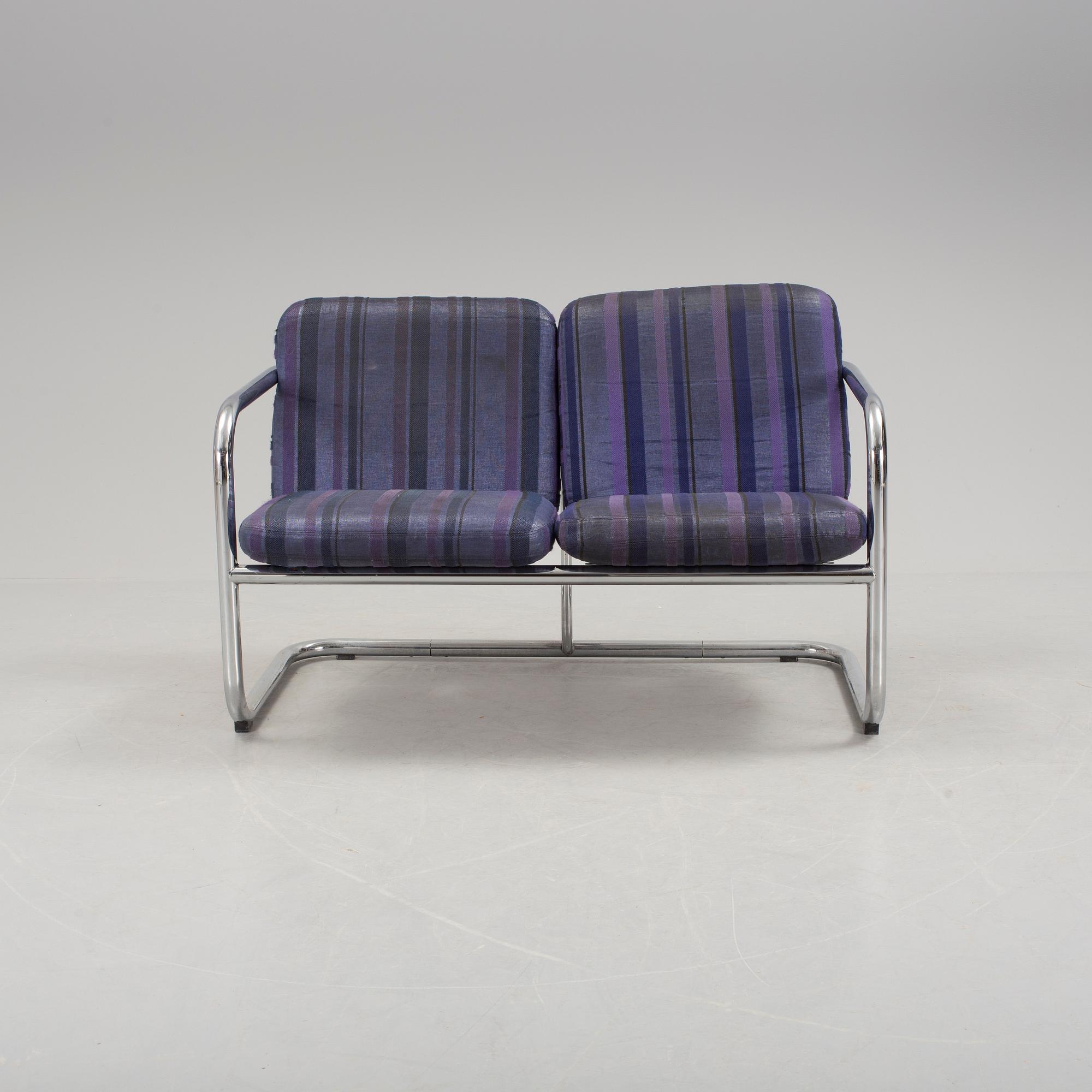 BÖRGE LINDAU & BO LINDEKRANTZ, a 'S70-5' sofa from Lammhults.