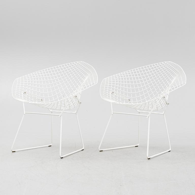 Harry Bertoia, A pair of 'Diamond chairs', Knoll, 21st Century.