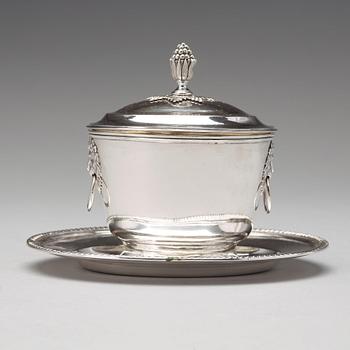 Johan Petter Grönvall, skål/terrin med lock och fat, silver, Stockholm 1823.