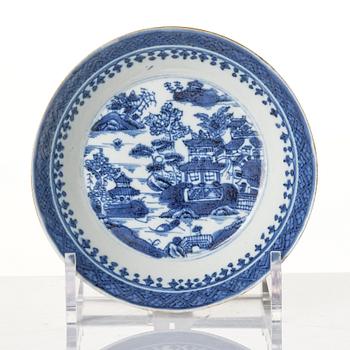 A group lot of Chinese Export porcelain, Qing dynasty, Qianlong (1736-95).