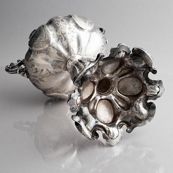 Gustav Möllenberg, uppsatsskål med lock, silver, Stockholm 1863.