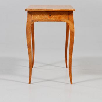 BORD, rokokostil, 1900-talets första hälft.