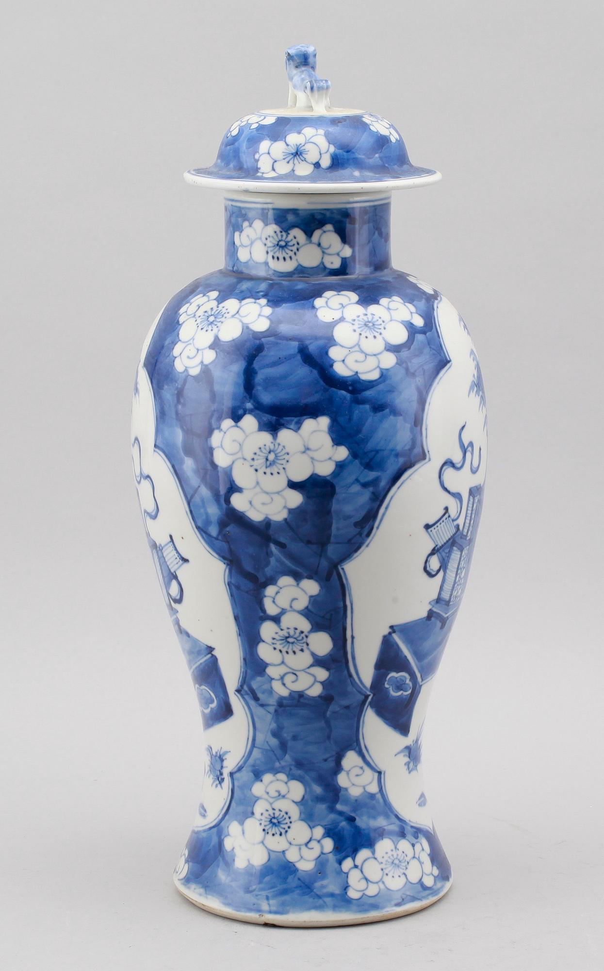 LOCKURNA, porslin, Kina, 1800-/1900-tal.