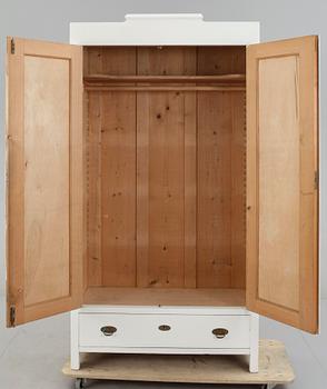 KLÄDSKÅP, 1900-talets början.