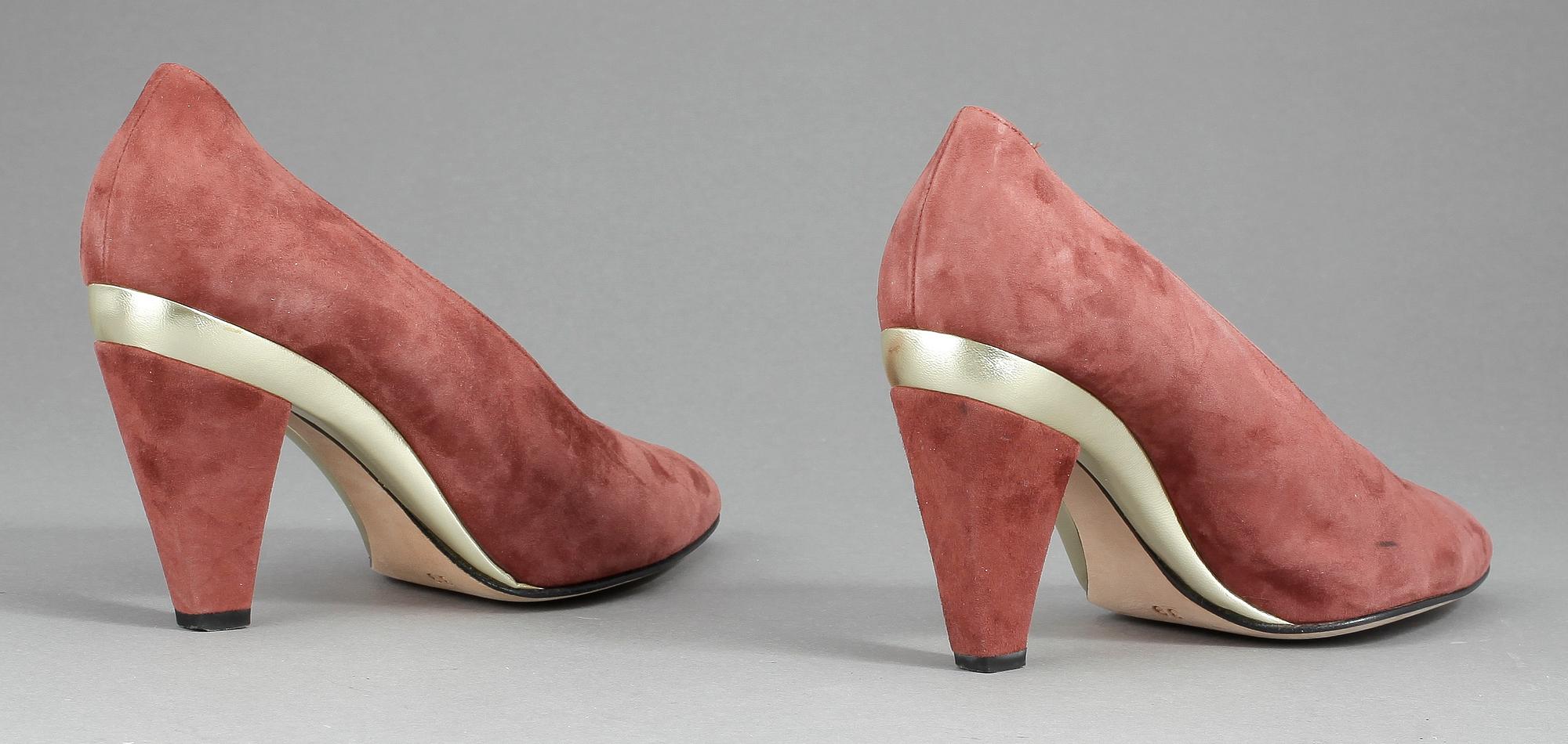 PUMPS, Escada.