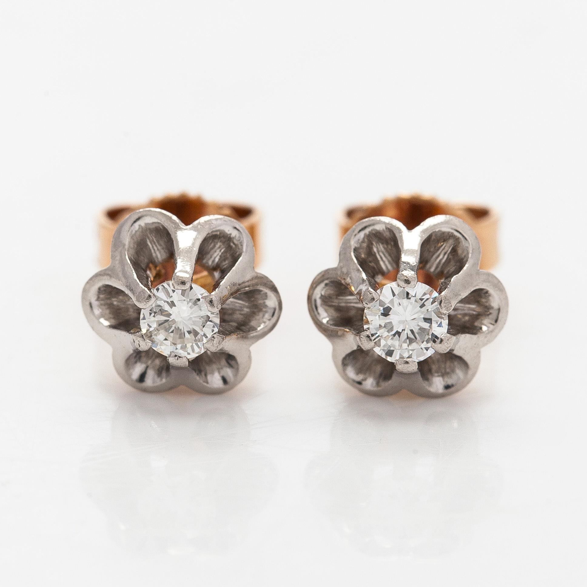 Örhängen, briljantslipade diamanter, 14K guld.