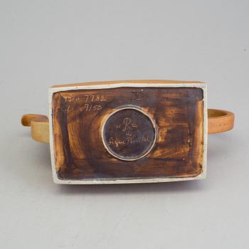 A Signe Persson Melin teapot, stoneware, Rörstrand 1980´s.