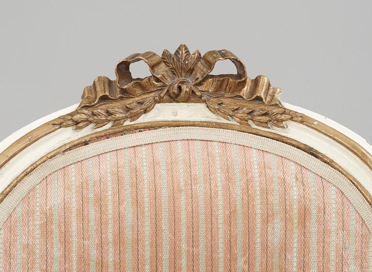 KARMSTOLAR, ett par, gustaviansk stil, 1900-talets första hälft.