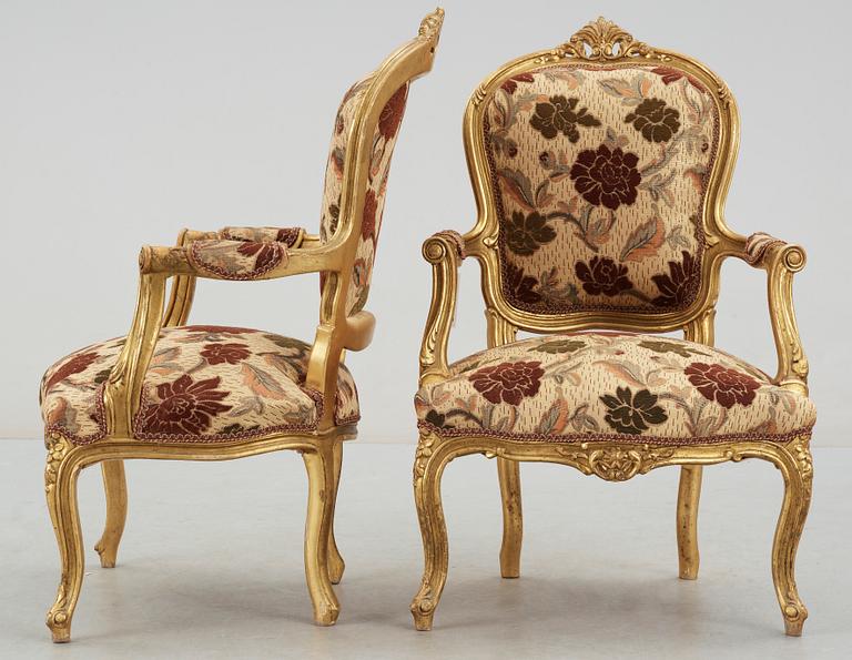 KARMSTOLAR, ett par, Louis XVI-stil, 1900-talets första hälft.