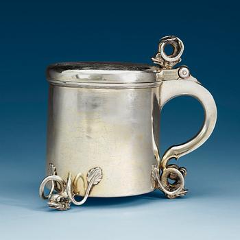 813. A Danish 17th century silver-gilt tankard, marks of Jörgen Stilche, Copenhagen 1671.