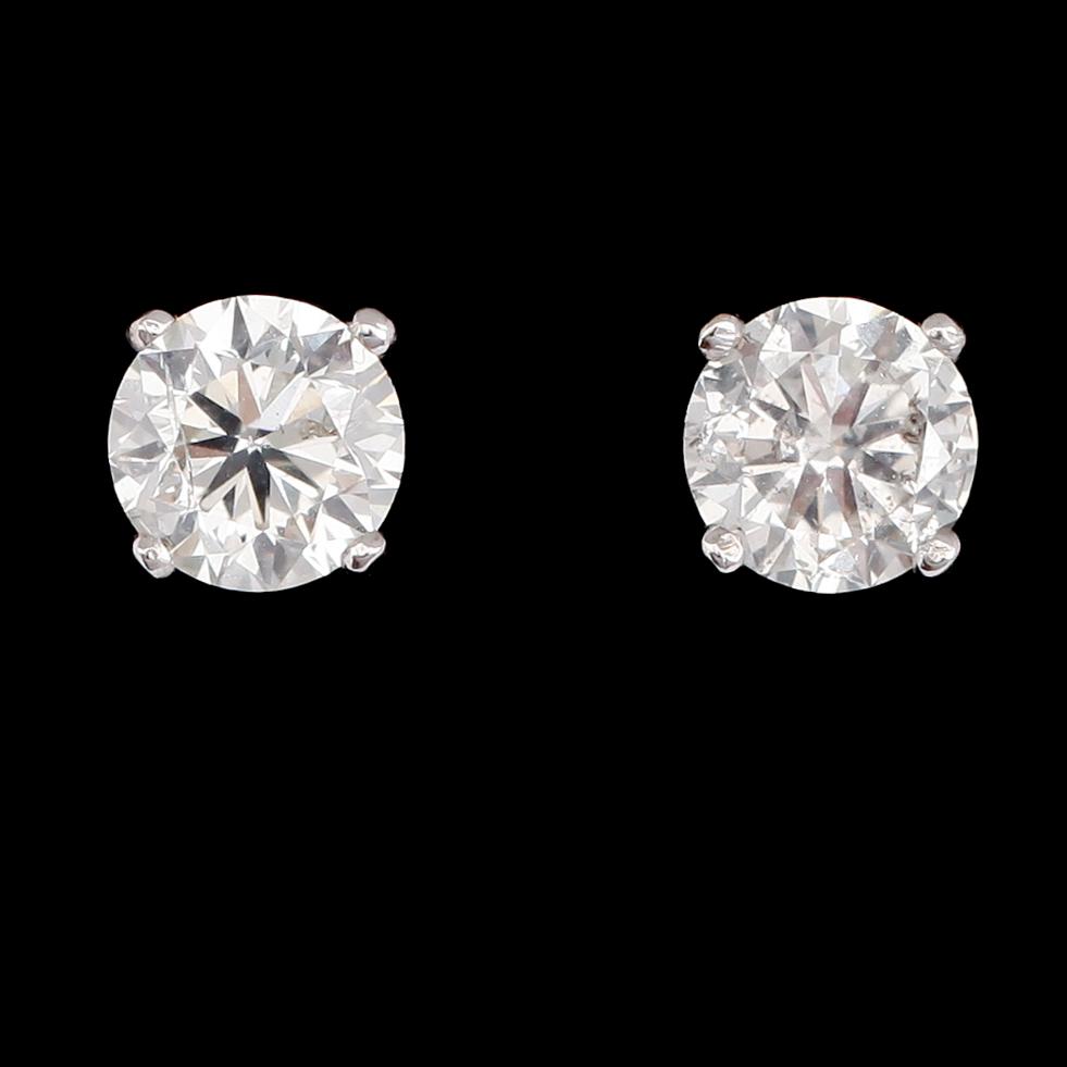 ÖRHÄNGEN, 1 par, 18 k vitguld, briljantslipade diamanter tot ca 2.52 ct.