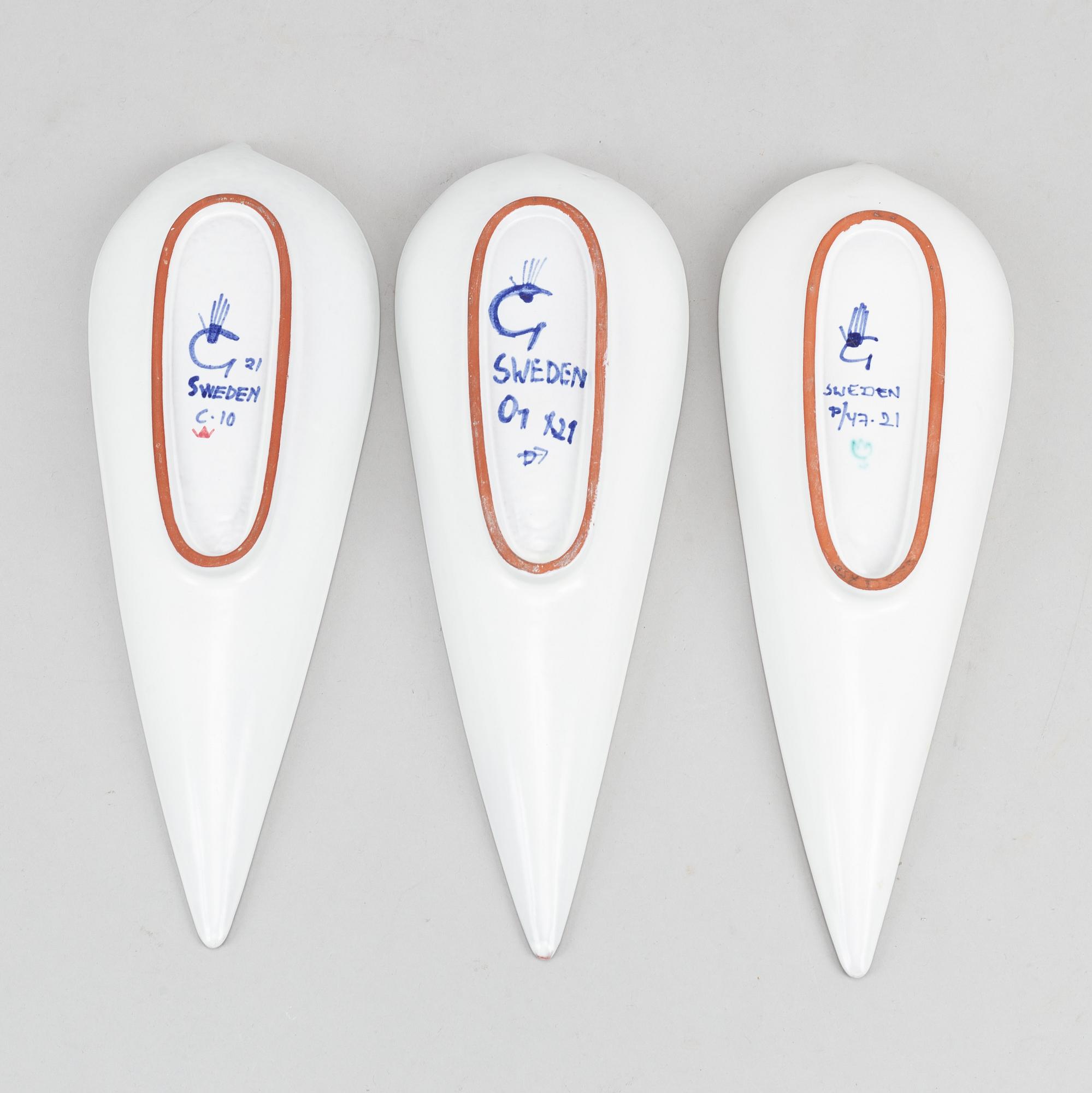 Stig Lindberg, three earthenware dishes, Gustavsberg studio.