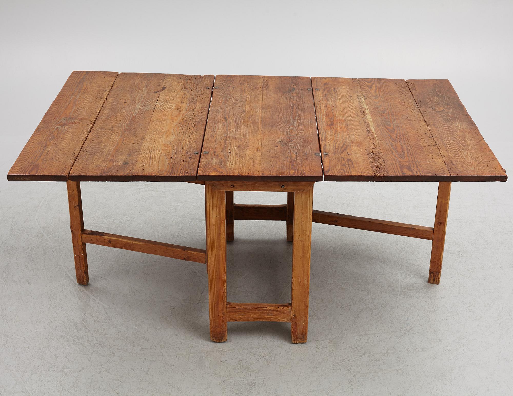 Drop-leaf table, 19th Century.