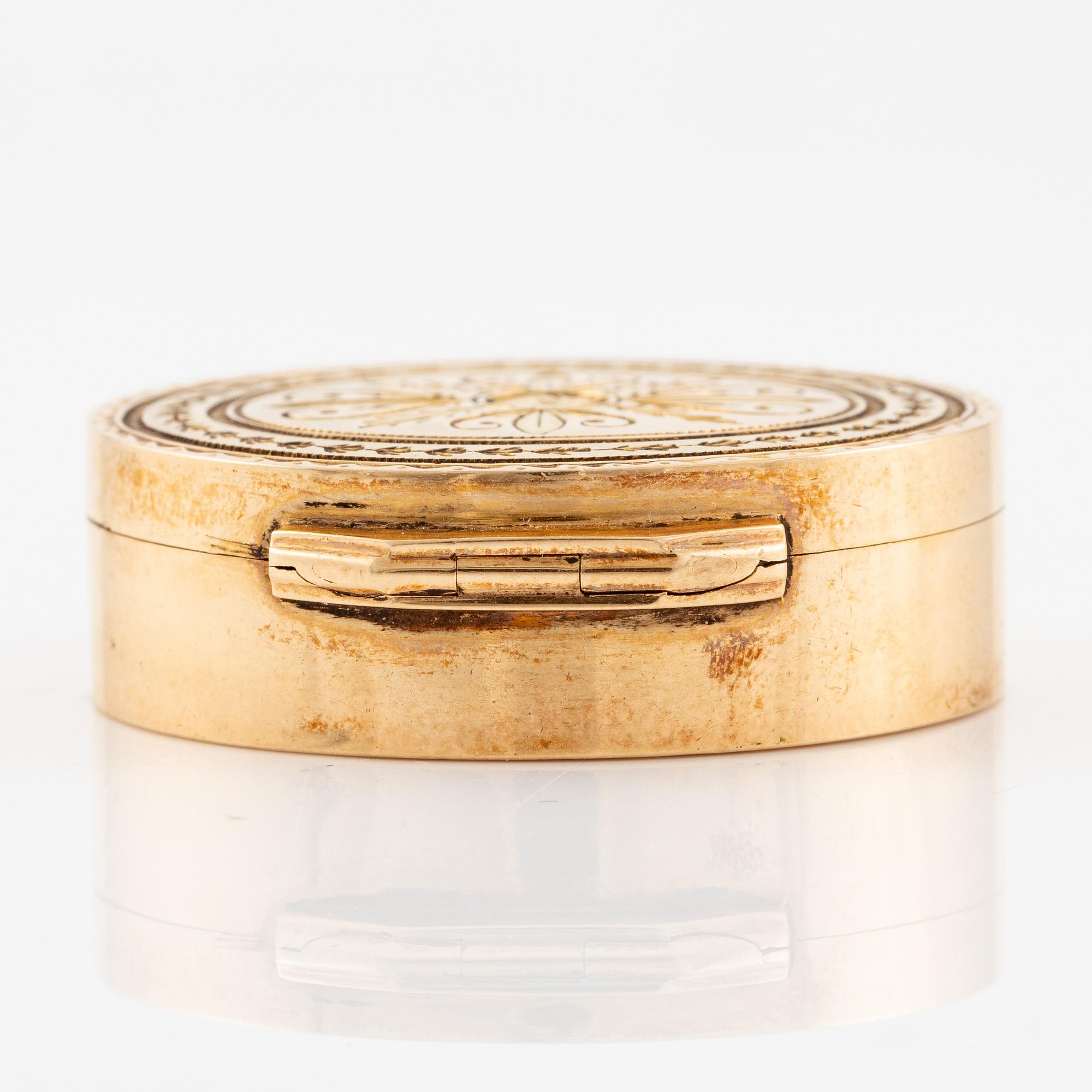 A Swedish 19th century 18K gold vinaigrette/scent box, mark of Isaac Malmborg, Stockholm 1814.