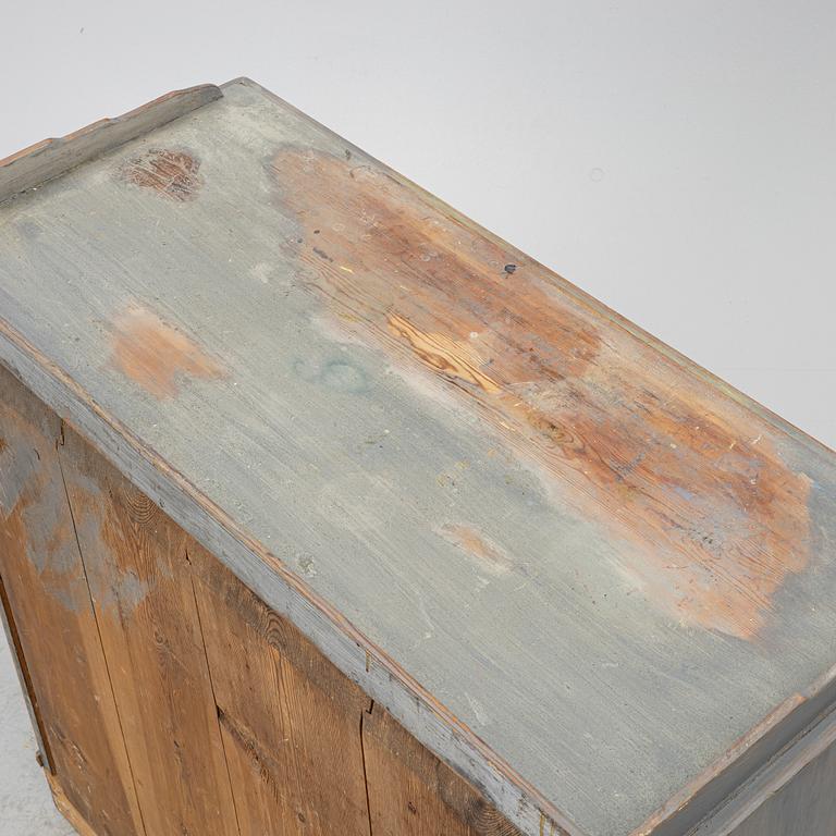 A Gustavian cupboard, circa 1800.